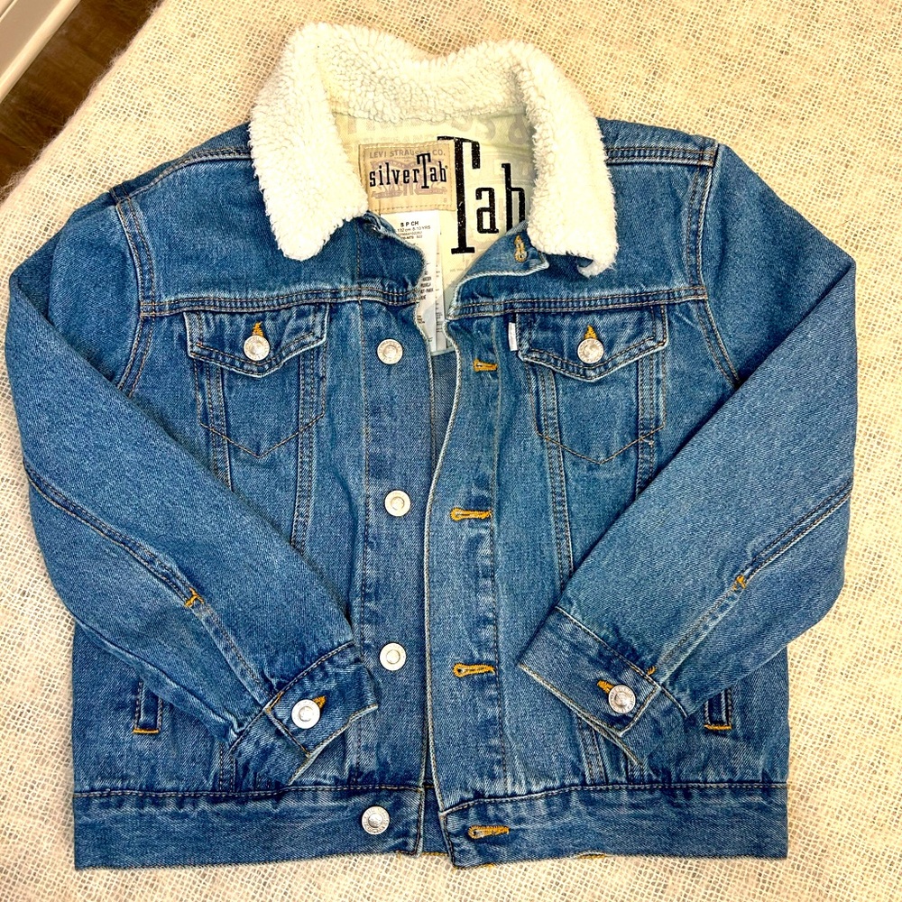 Levi’s Silver Tab Kids Sherpa collar Trucker denim Jacket  small ( 8-10 years)